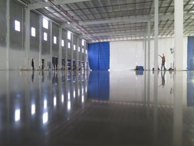 Flatness on a concrete floor. How to choose the conditions to demand.